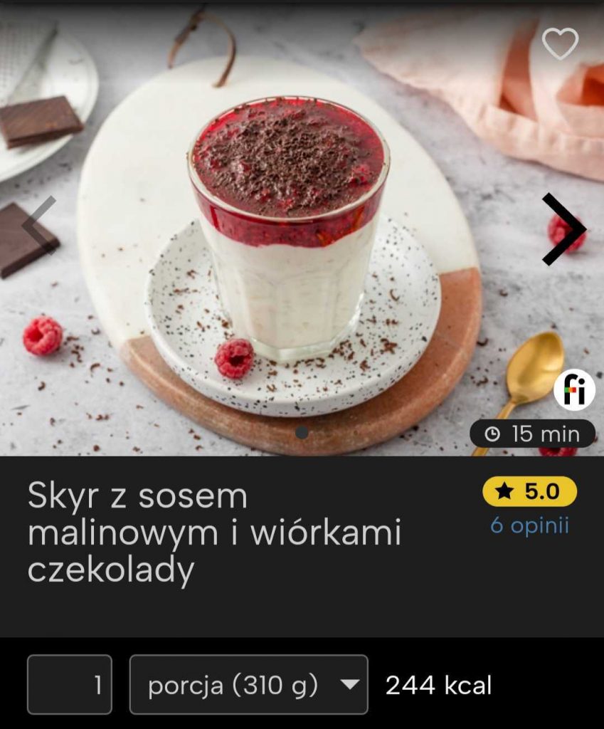 Skyr z sosem malinowym i wiórkami czekolady dieta wege wysokobiałkowa fitatu